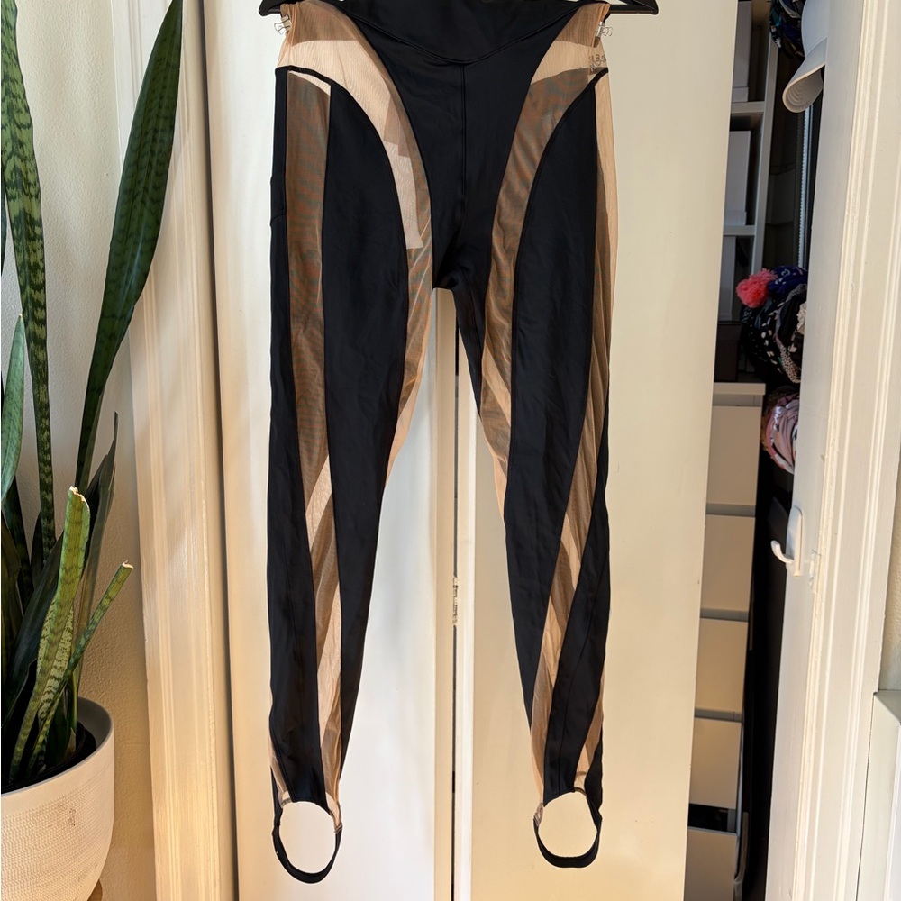 Stylish Black and Tan Leggings